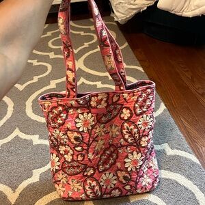 Vera Bradley tote! Super cute and extremely easy to carry
